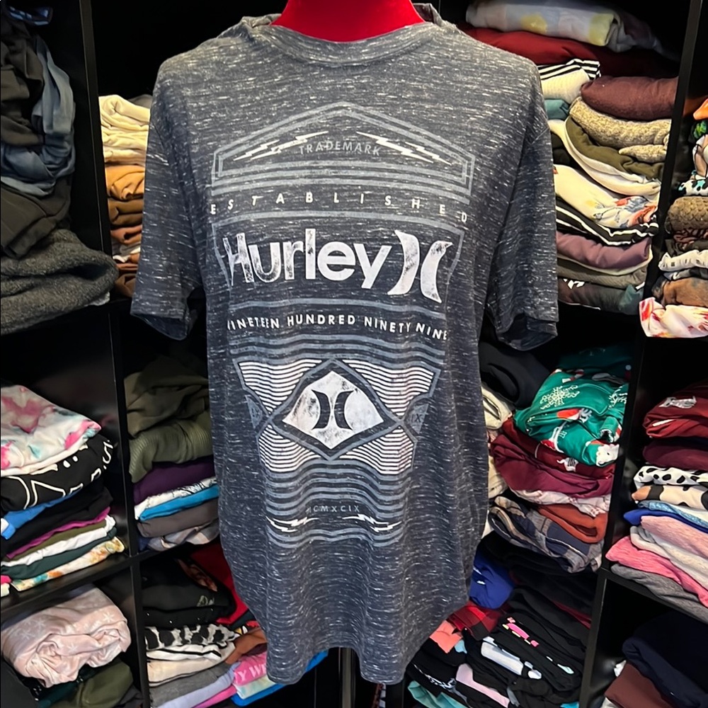 #303. 🪷Hurley T-Shirt. Xl